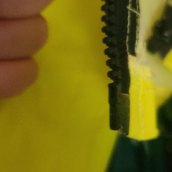 A jacket - Picture 4 of 6